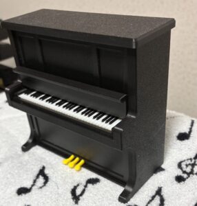3Dプリンタで作ったアップライトピアノのオルゴール